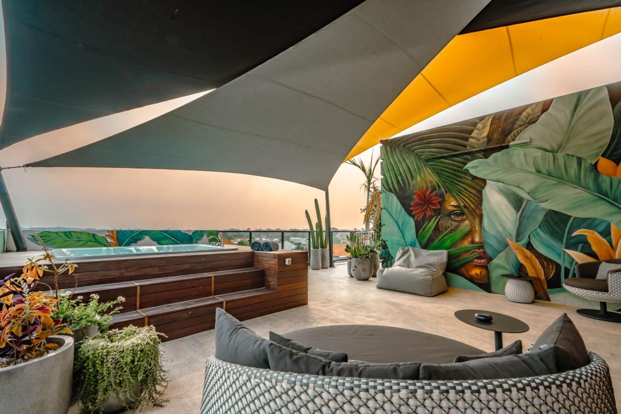 Onyx Beach Hotel Canggu Buitenkant foto