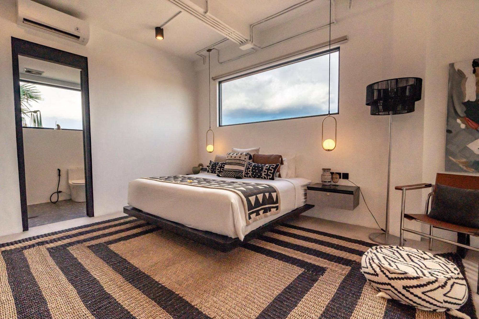 Onyx Beach Hotel Canggu Buitenkant foto