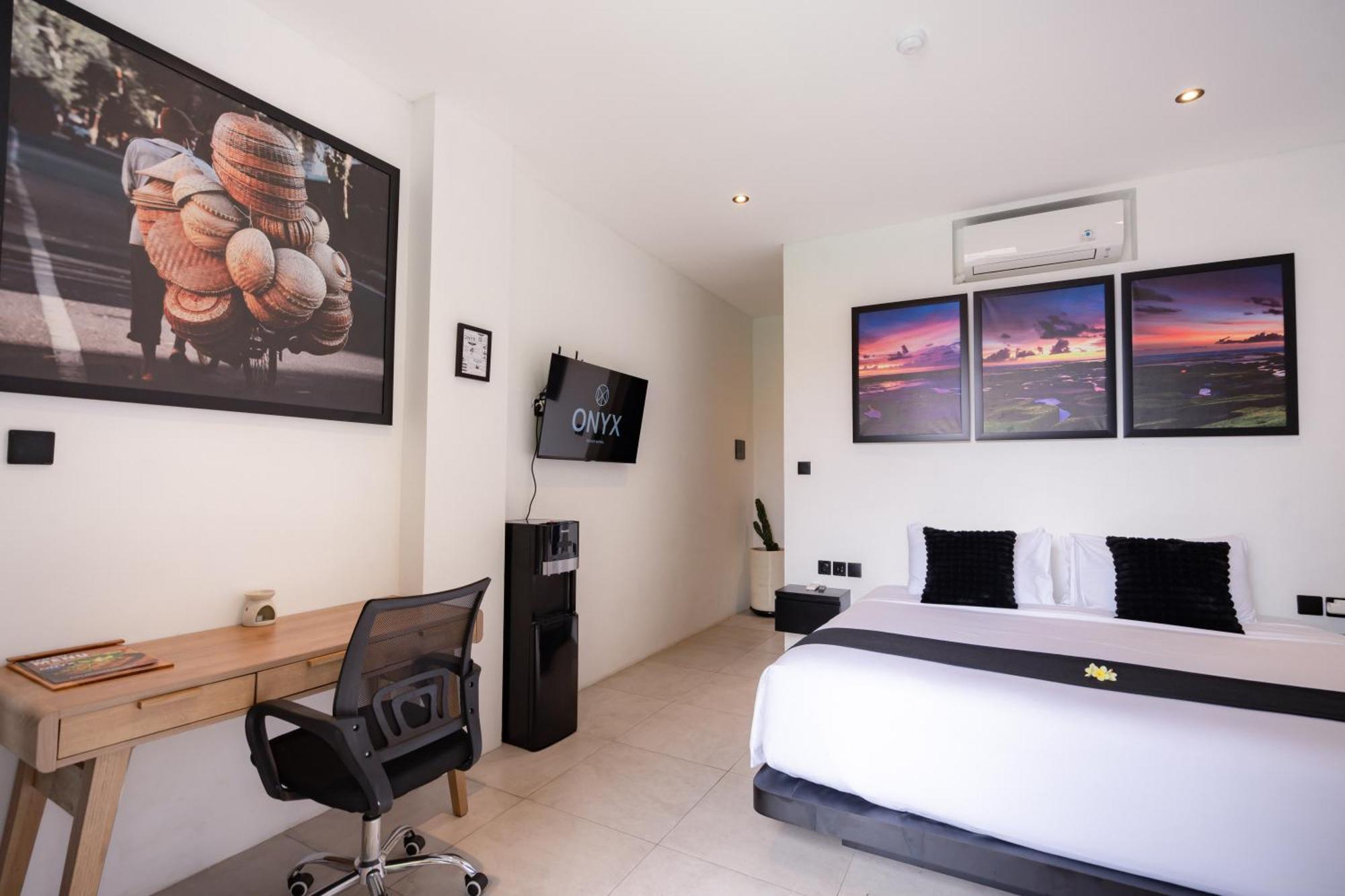 Onyx Beach Hotel Canggu Buitenkant foto