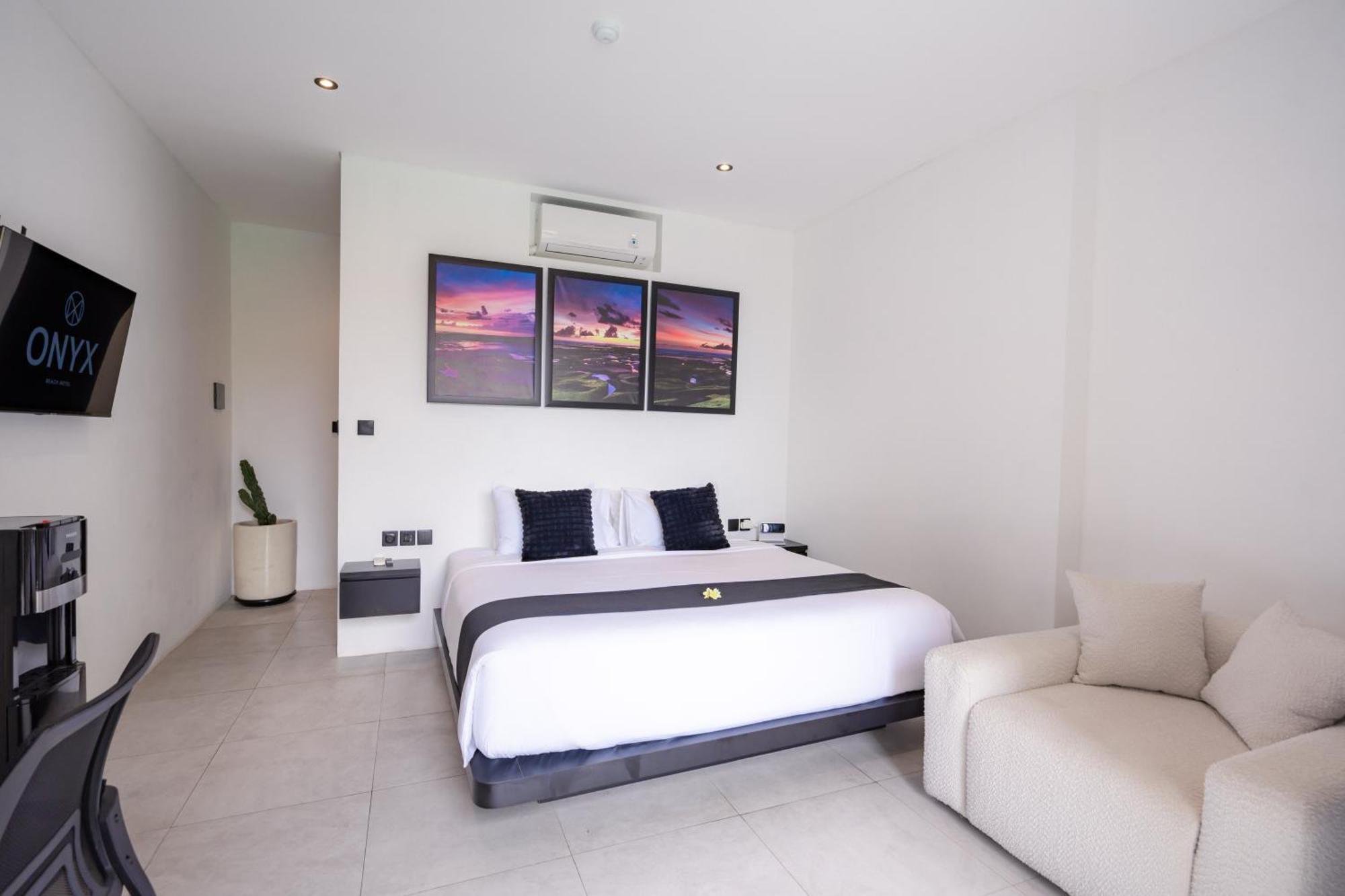 Onyx Beach Hotel Canggu Buitenkant foto