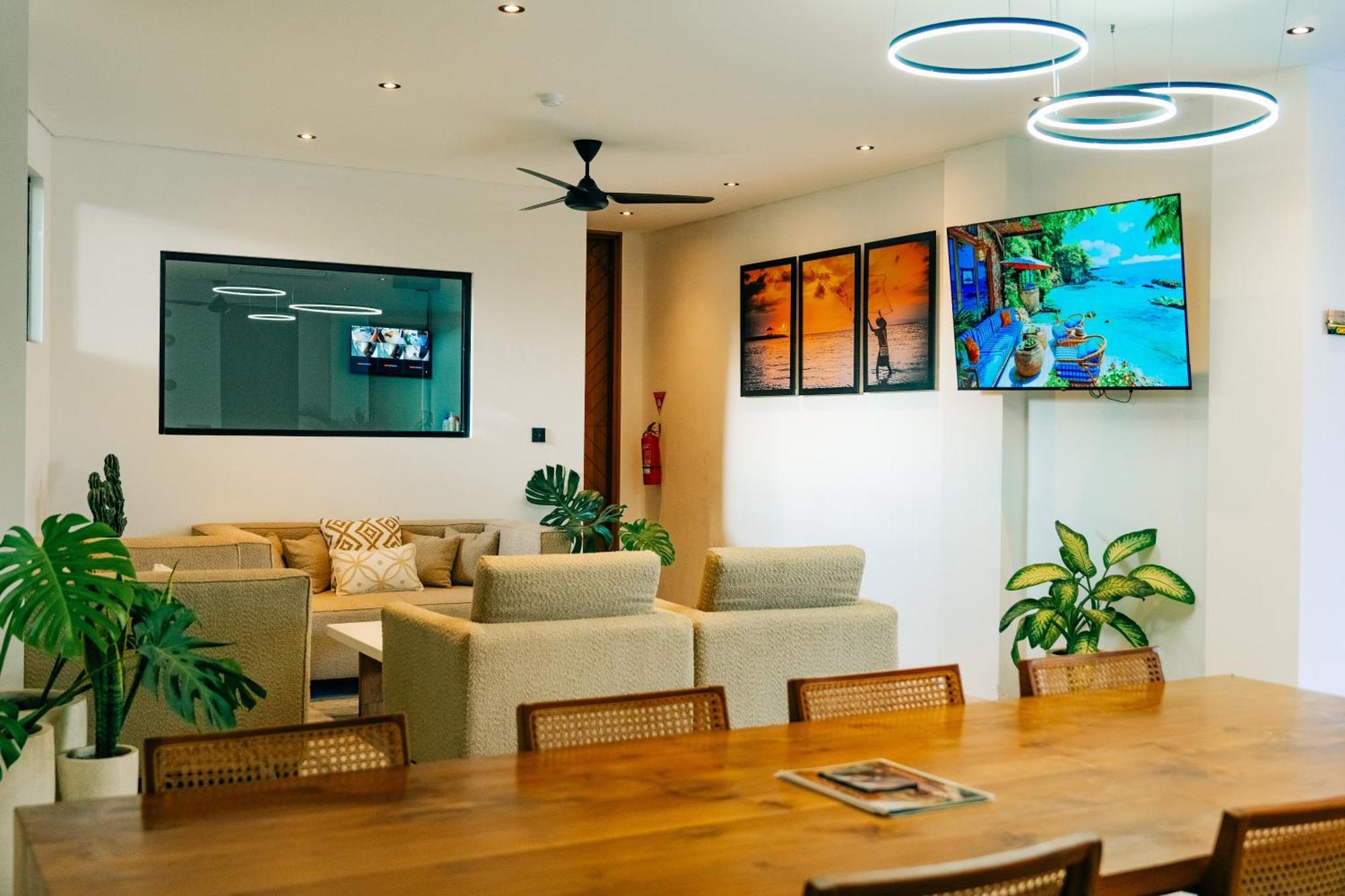 Onyx Beach Hotel Canggu Buitenkant foto