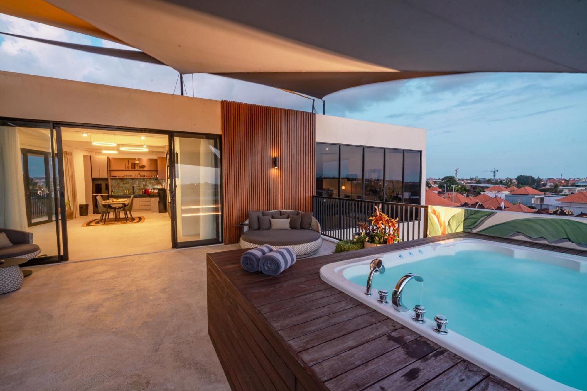 Onyx Beach Hotel Canggu Buitenkant foto