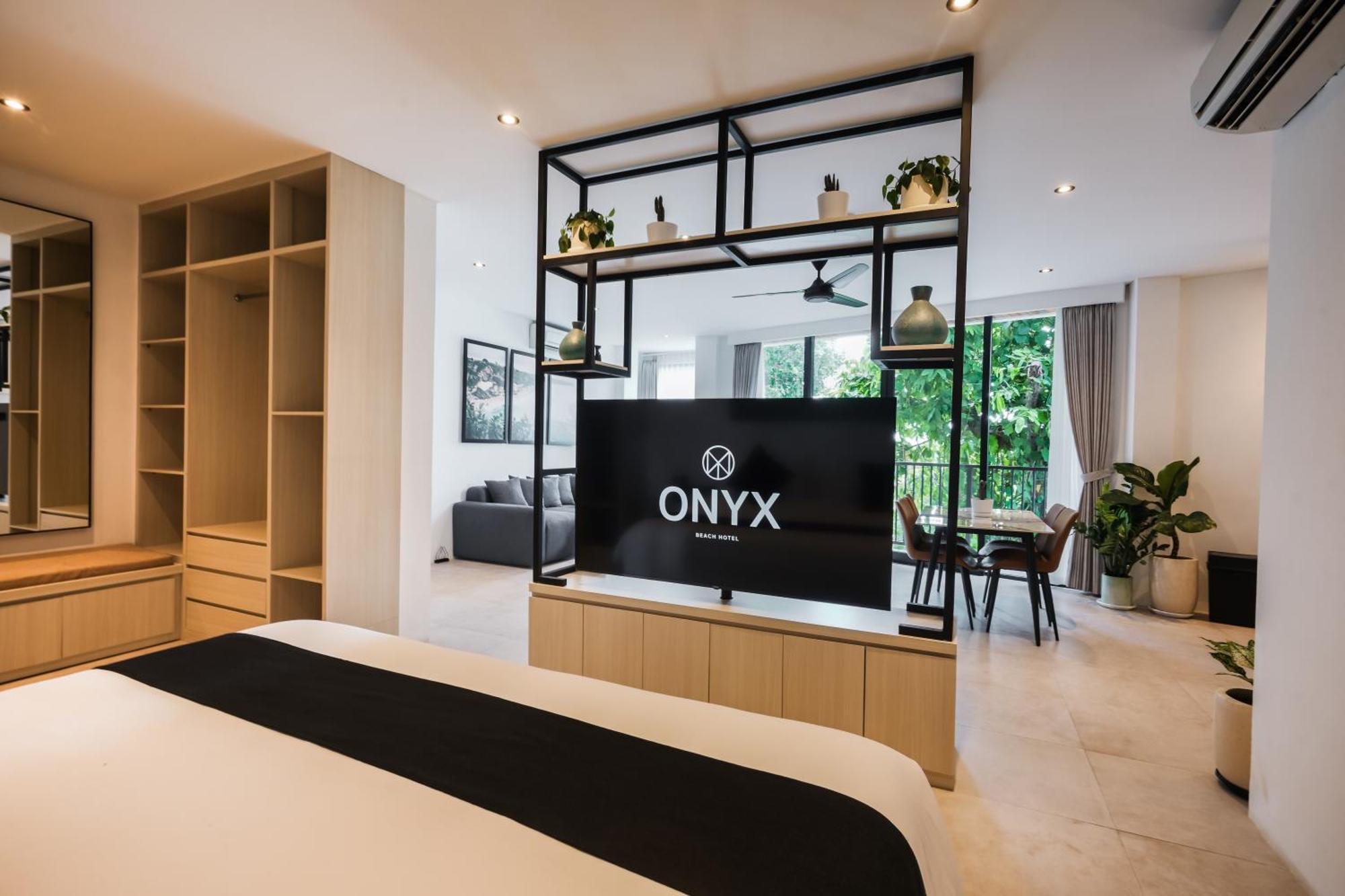Onyx Beach Hotel Canggu Buitenkant foto